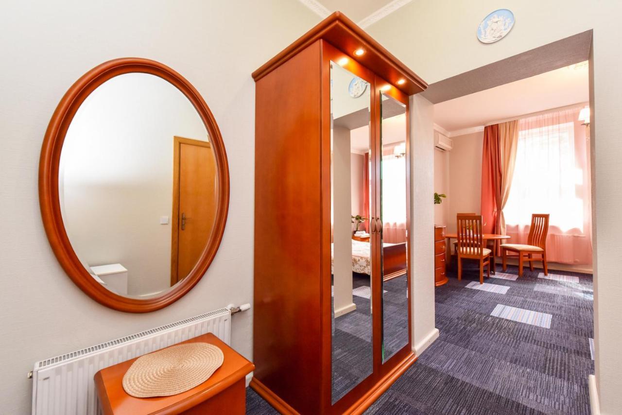 Hotel Jugend With Self Check-In Liepāja Exterior foto